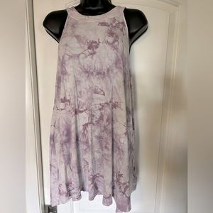 Olivia sky, top sleeveless,pink/white marble print,button keyhole back.Size med